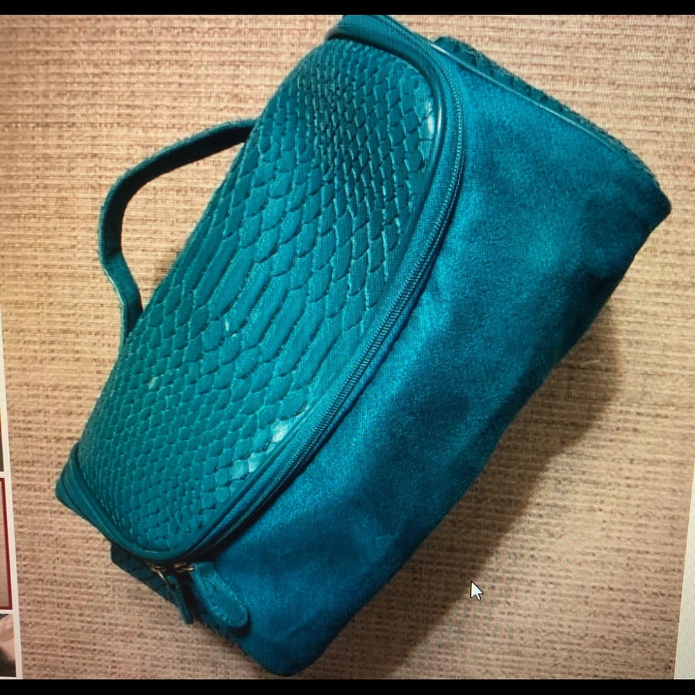 Avon NWT Dark Teal Faux Croc Cosmetic Travel Bag. - Picture 6 of 8